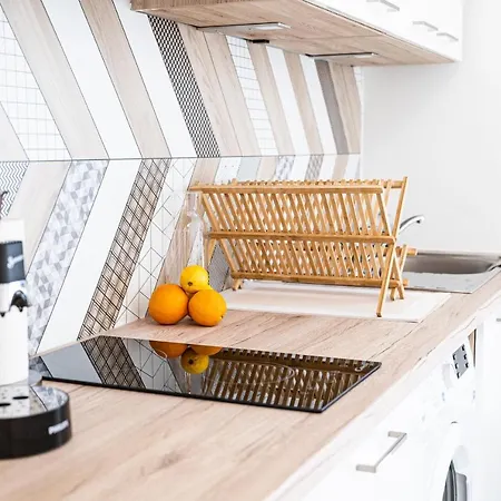 Corail Studio - 2Min Plage Centre Ville - Clim - Wifi - Parking Prive - Ideal Famille - La Grande Motte Exterior photo